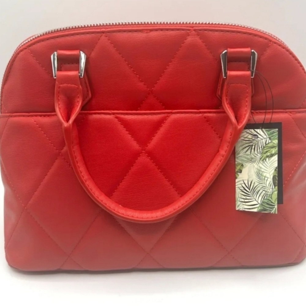 Badgley Mischka Red Quilted Handbag w/Detach & Adj Strap 11×9×6 NWT - Picture 2 of 10